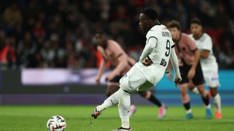 标题：10投1中仅3分！库里复出之夜成里程悲，火箭“掐死”勇士五连胜背后藏了哪些狠招？