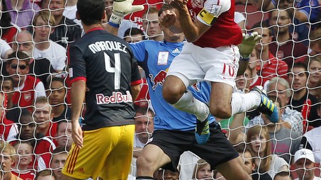 酋长杯-阿森纳3-0完胜毕尔巴鄂竞技，7600万新援处子球+萨卡传射造新赛季争冠信号