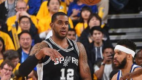 圣诞大战余温未散，马刺主场爆冷送尼克斯五连败！这场球看得我血压飙升