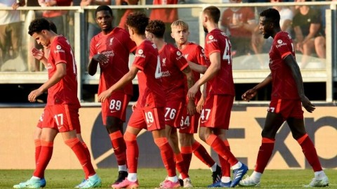 德甲首轮｜十人美因茨主场饮恨，夸斯尼奥克“球衣挂帅”迎科隆开门红