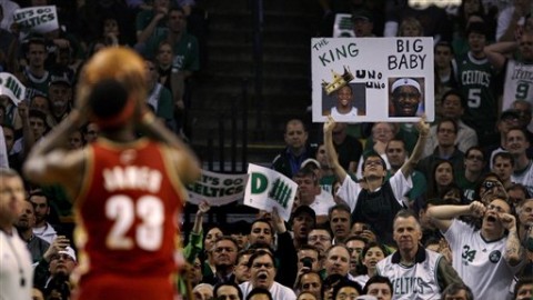 双探花60分引爆克利夫兰！绿军赛季三杀骑士，东决剧本已提前写定？