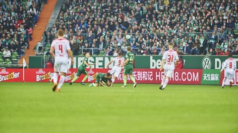 斯图加特主场踢门兴，这三分拿得我手心都冒汗！